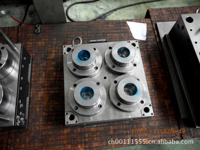 精密模具制造專家 垃圾桶、漆桶及抽水馬桶蓋模具的專業(yè)解決方案